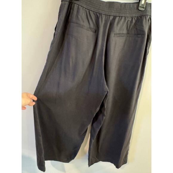 Club Monaco High-Waisted Culottes Caviar Black Size 10 – Wide-Leg Cropped Pants - Picture 4 of 7